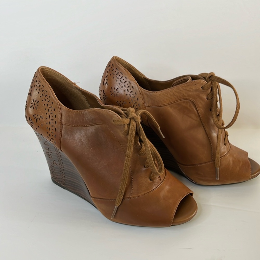 Gianni Bini lace up peep toe wedges